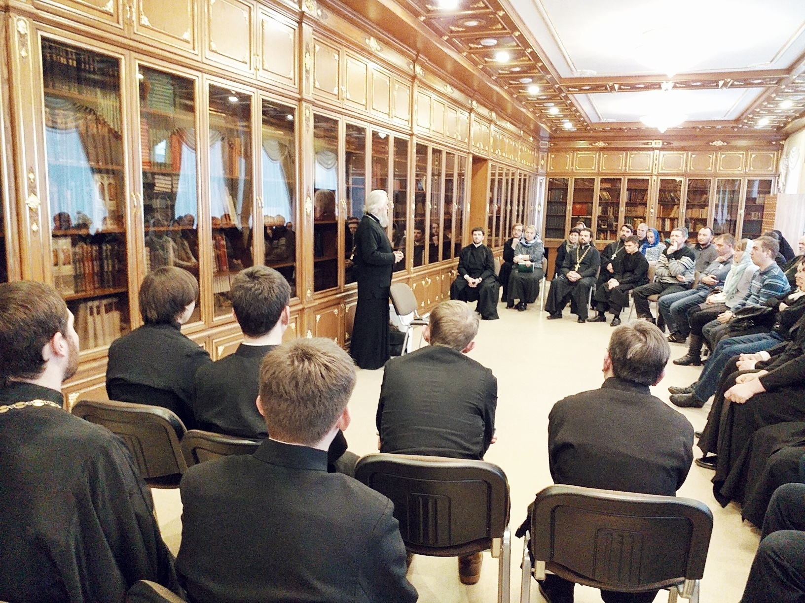 Встреча Высокопреосвященнейшего Владыки Зиновия с православной молодежью
