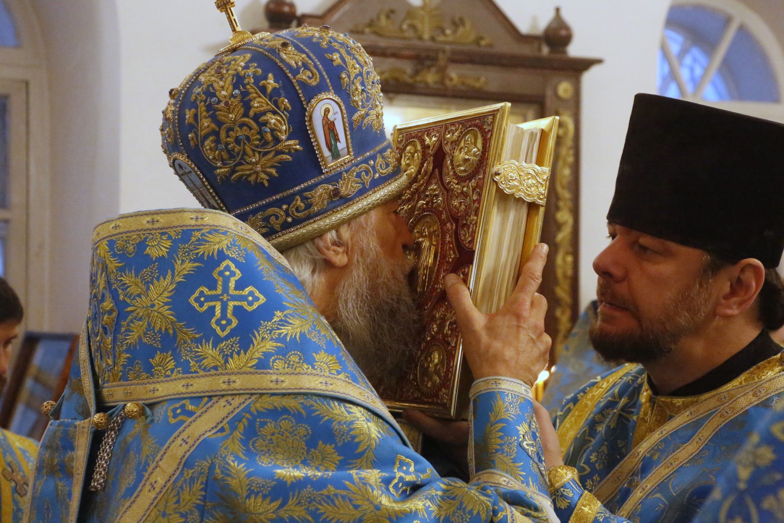 7 декабря митрополит Саранский и Мордовский Зиновий возглавил Божественную Литургию