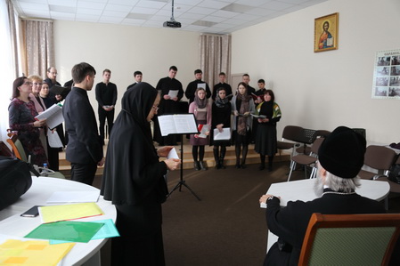 24 марта митрополит Саранский и Мордовский Зиновий встретился со смешанным хором учащихся Саранской духовной семинарии