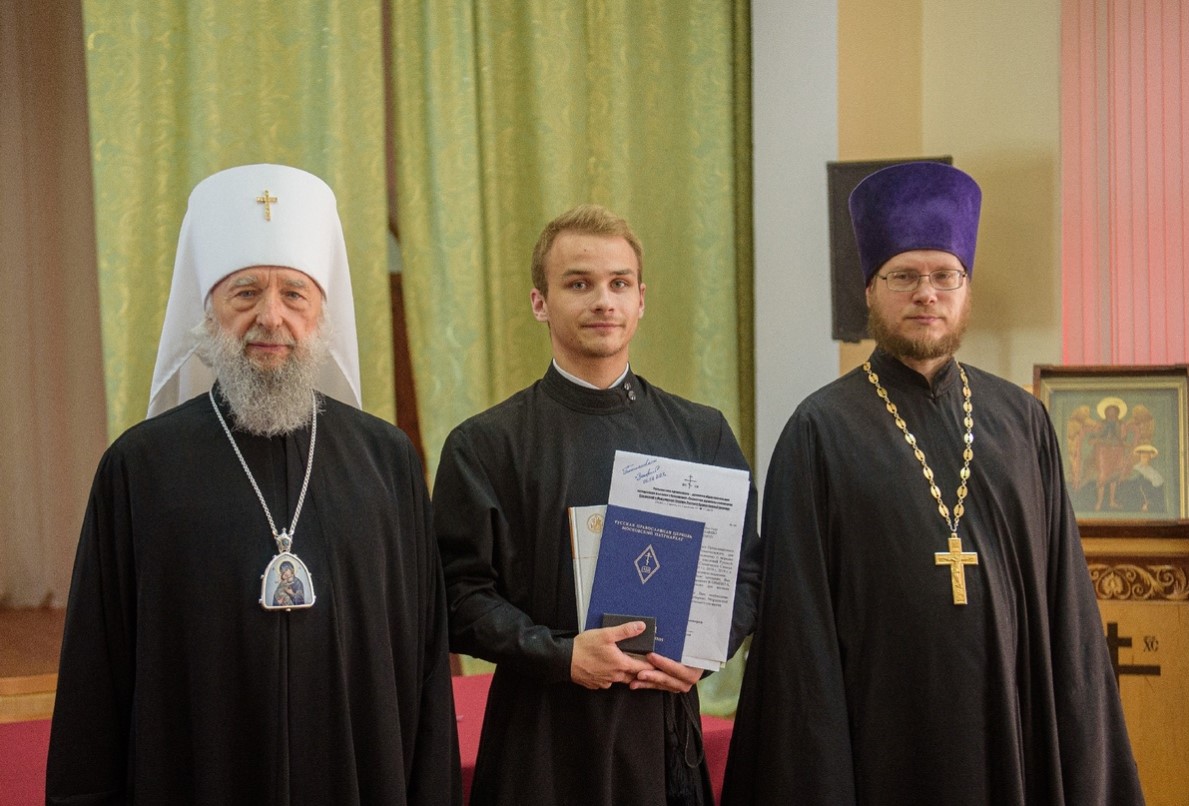 В Саранской духовной семинарии торжественно вручили выпускные дипломы