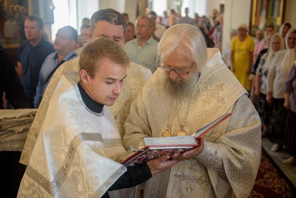 В Саранской духовной семинарии торжественно вручили выпускные дипломы